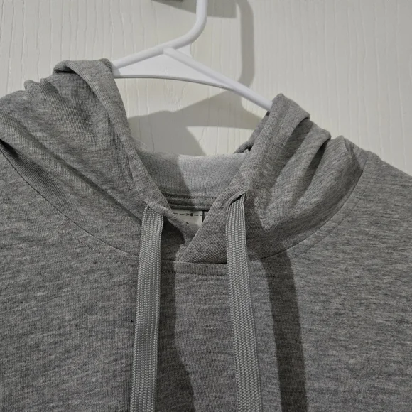 Medium Adidas Men's Heather Gray Hooded Pullover. - Picture 5 of 9